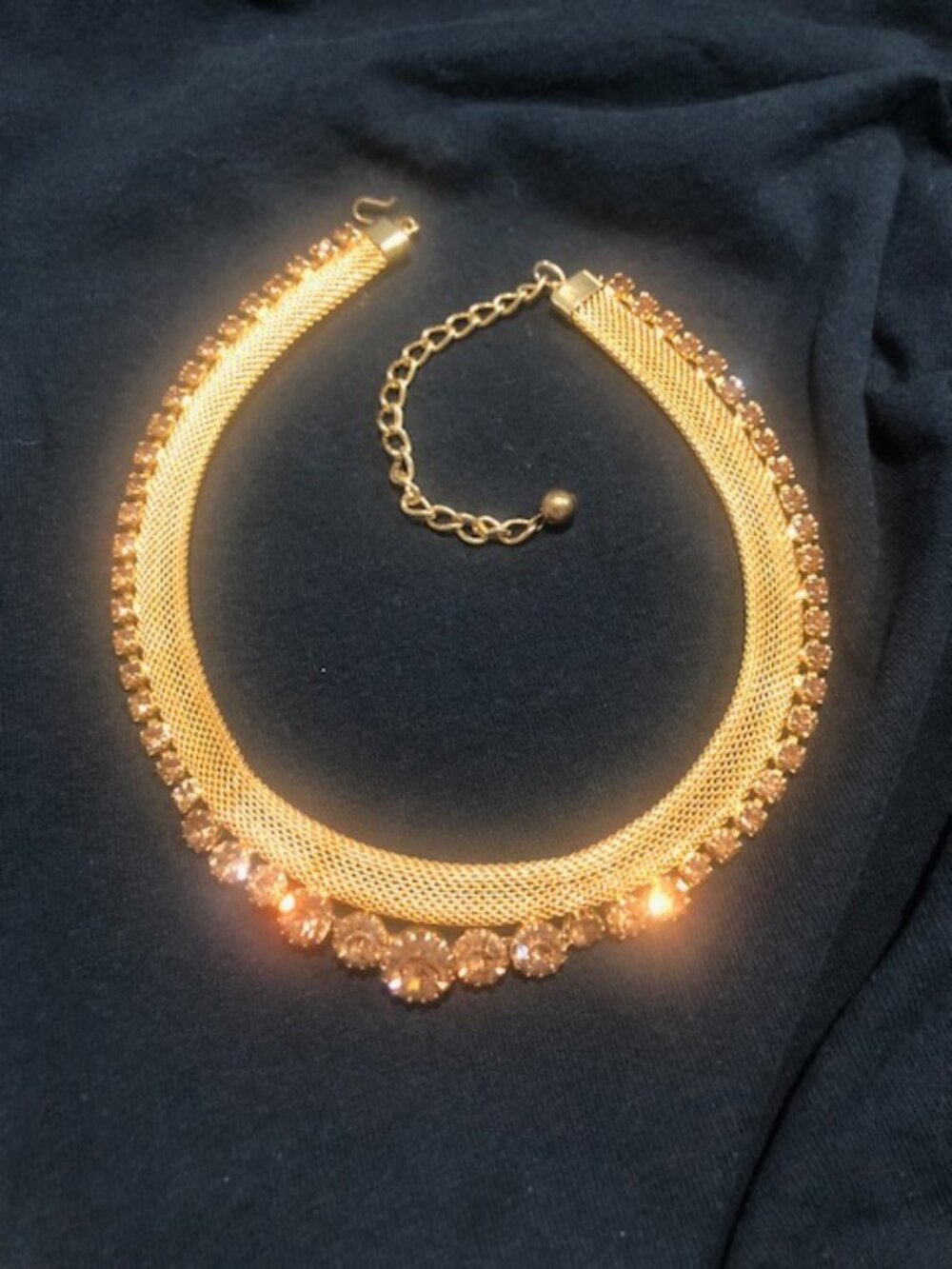 Mesh collar choker